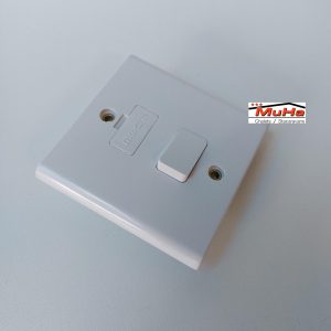 Schakelaar met 13a zekering